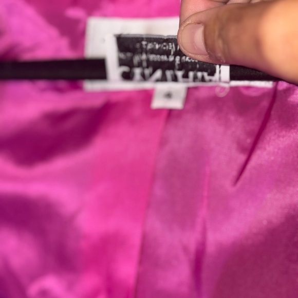 Women’s Trina Turk Wool Blend Tweed Scalloped Cropped Blazer. Size 4. - Picture 6 of 8